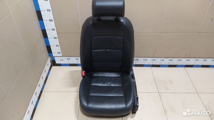 Сиденье переднее левое A6 C6,4F 2005-2011