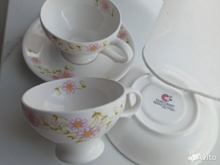 Чашки с блюдцами