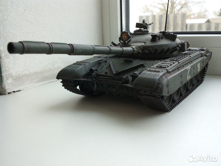 Модель танка Т-72 масштаб 1-35