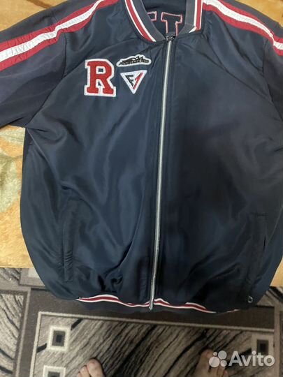 Бомбер форвард