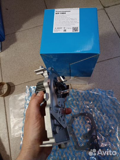 Помпа водяная renault logan 1.6 16v