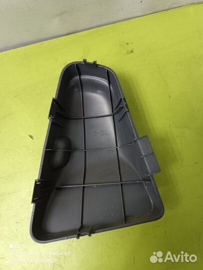 Накладка в салоне Isuzu Nqr 90 широкая кабина 4HK1