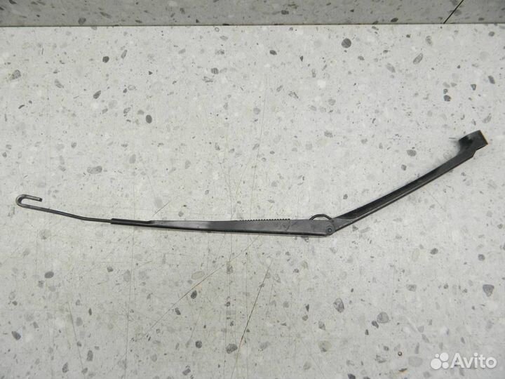 Поводок стеклоочистителя передний правый Toyota Ca