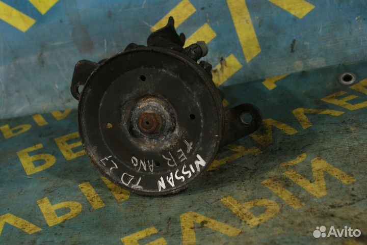 Насос гур Nissan Terrano 2