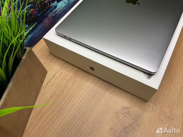 Macbook pro 16 2020 i7 16 512 Рабочая лошадка