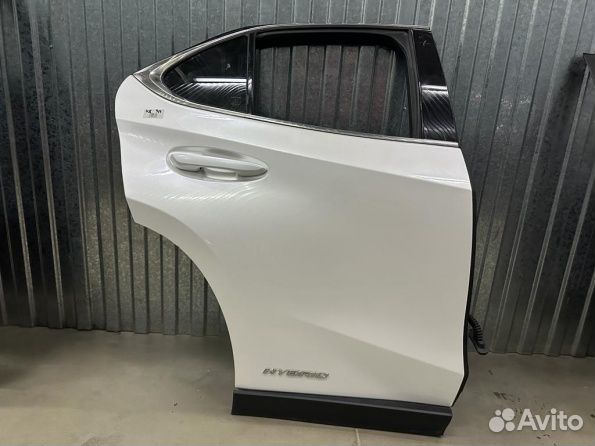 Задняя правая дверь Лексус Юикс 200