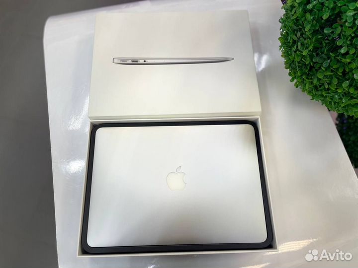 Apple MacBook Air 13 4/128 Silver