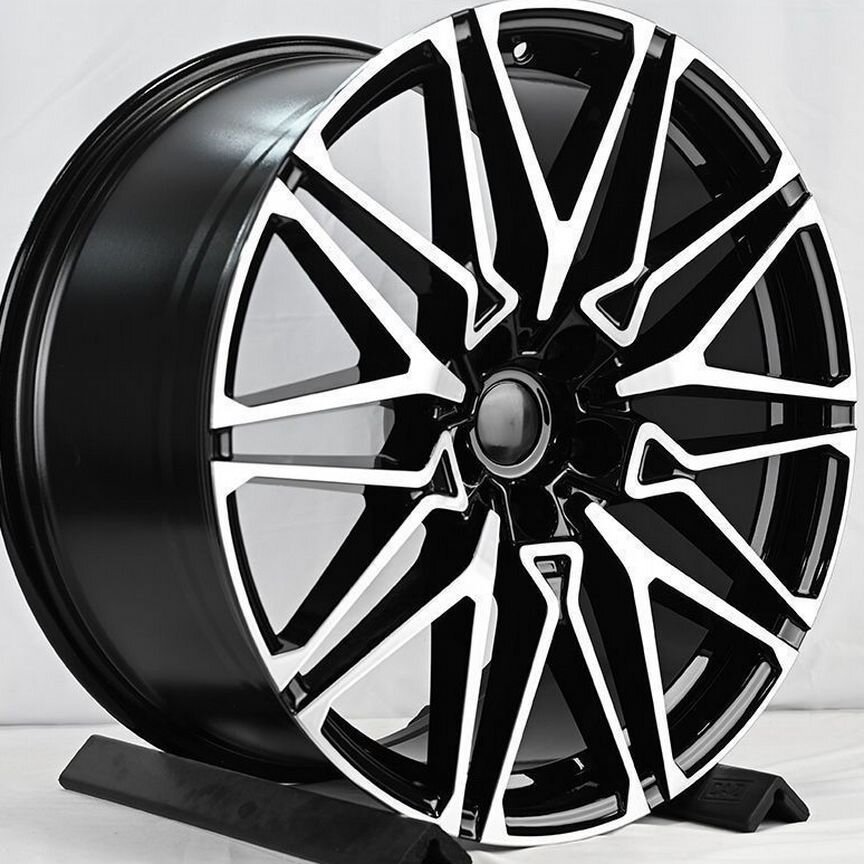 Литые диски Powcan 10×R21 5×120
