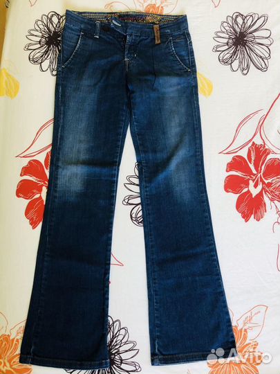 Джинсы Chevignon, Levi’s