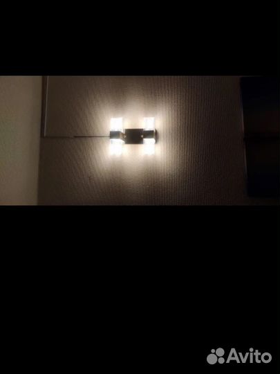 Светодиодный акриловый светильник бра настенный