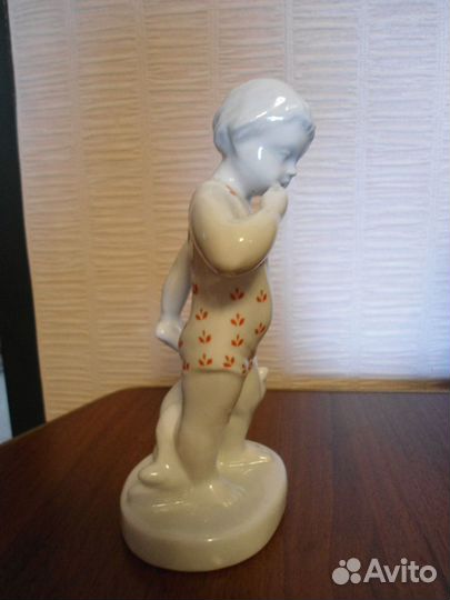Статуэтка мальчик С мишкой песочное оригинал