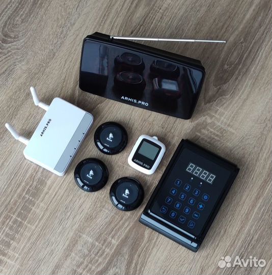 Кнопка вызова официанта, часы, табло, пуль, репите