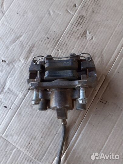 Суппорт задний правый Вольво S80 98-06г.в