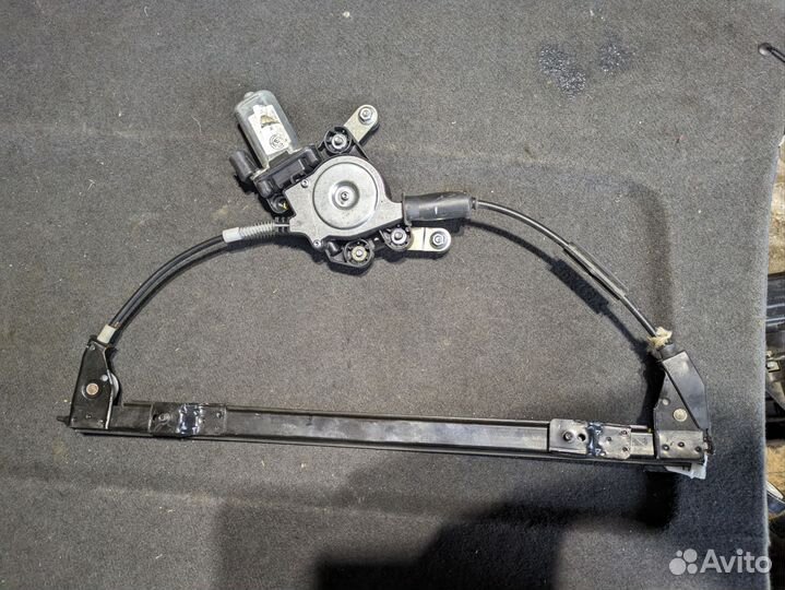 Стеклоподьемник правый Fiat Albea