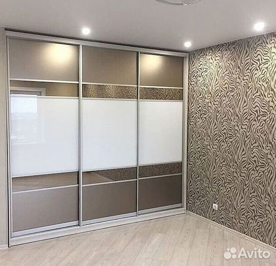 Шкаф купе распашной на заказ