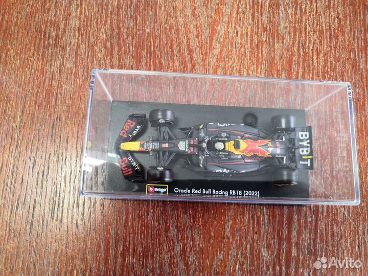 Модель formula 1 Red Bull RB18 2022 1 43 Bburago