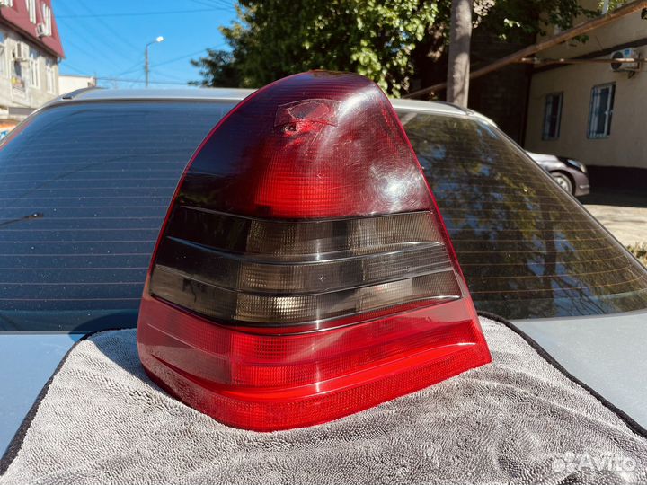 Левый фонарь рестайлинг Mercedes w202