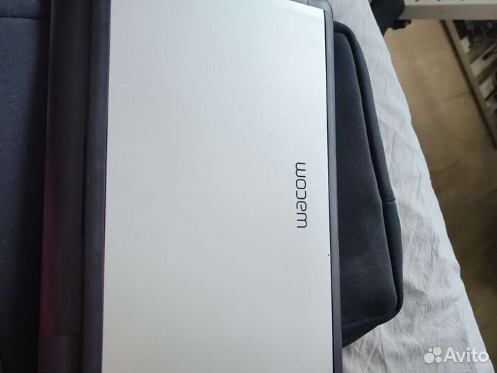 Графический планшет Wacom Cintiq 13HD