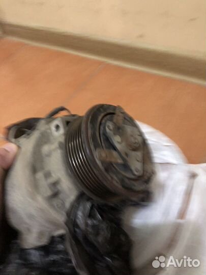 Компрессор кондиционера на Mitsubishi outlander 3