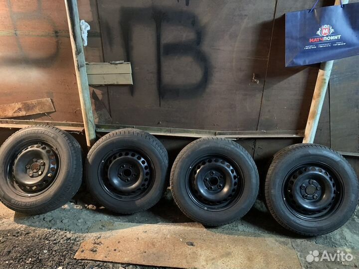 R16 Bridgestone Duravis R410 215/65, PCD 5x120 DIA 65.1