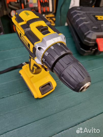 Аккумуляторная дрель шуруповерт dewalt