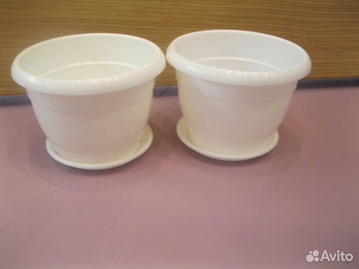 Горшочки белые и голубые глянцевые 0,45литра