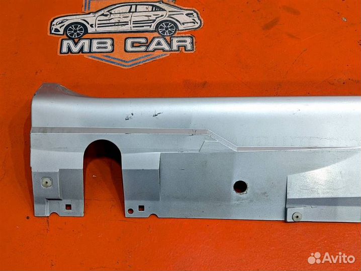 Порог пластиковый правый Vaneo 414 vaneo 166.96