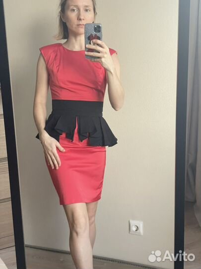 Коралловое платье