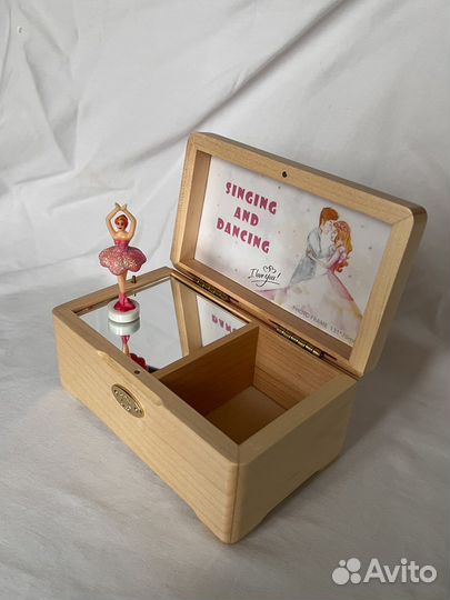 Музыкальная шкатулка с балериной из клена