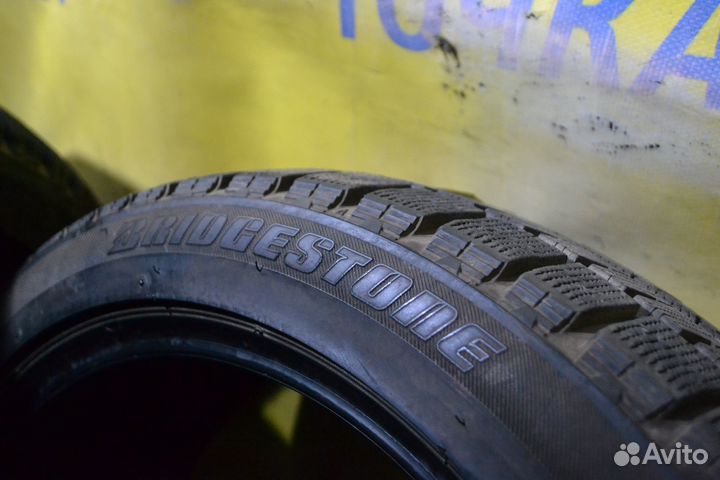 Bridgestone Blizzak Revo GZ 215/45 R17