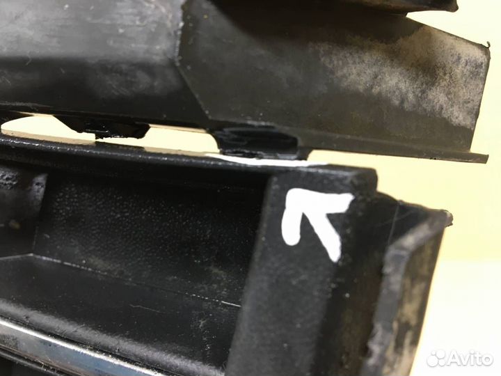 Решетка в бампер правая Volkswagen Touareg CR 2018