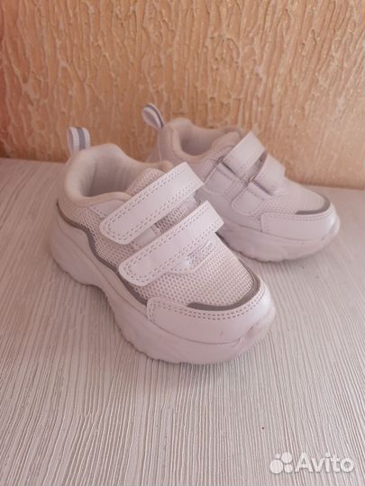 Кроссовки детские