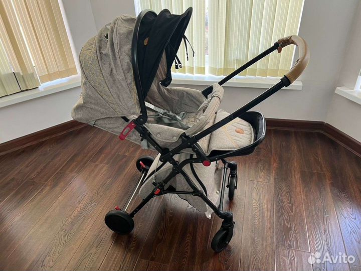 Коляска новая