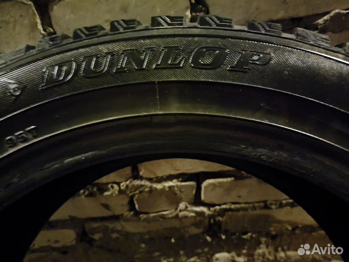 Dunlop SP Winter Ice 07 215/50 R17 95T