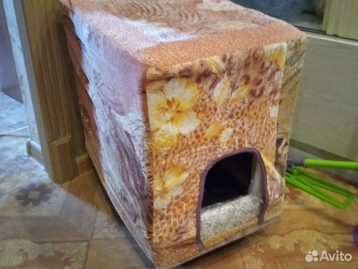 Насадка на унитаз и домик