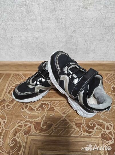 Кроссовки для девочек