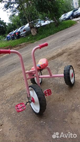 Трехколесный велосипеды