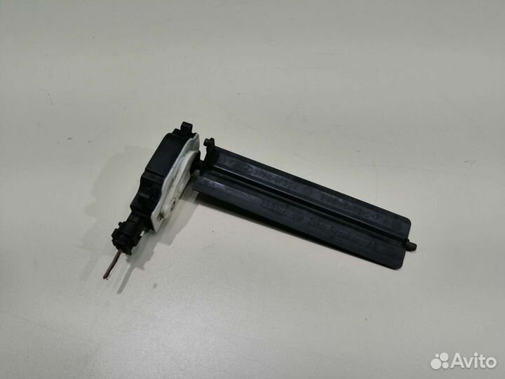 Моторчик привода жалюзи Форд Фокус 3 Куга