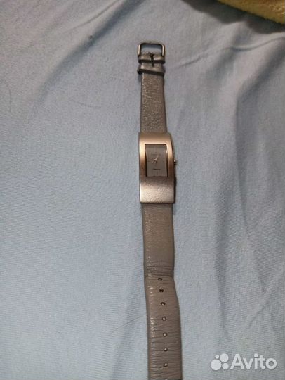 Часы наручные женские