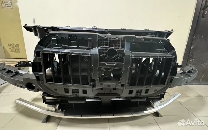 Телевизор в сборе на BMW 7 g70