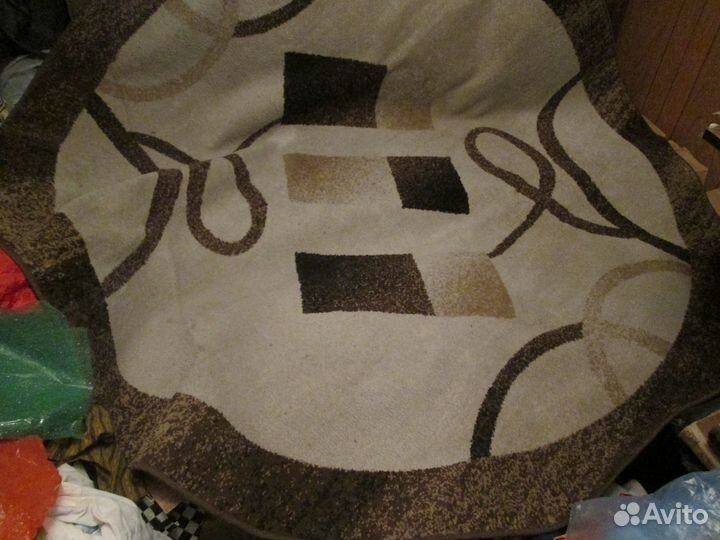 Ковёр (или палас) круглый, б\у требует чистки