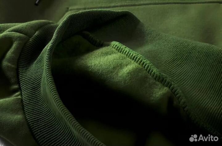 Темно зеленое худи Stussy. Материал флис