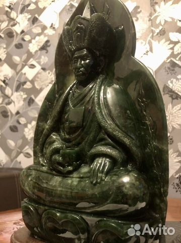 Статуэтка из нефрита