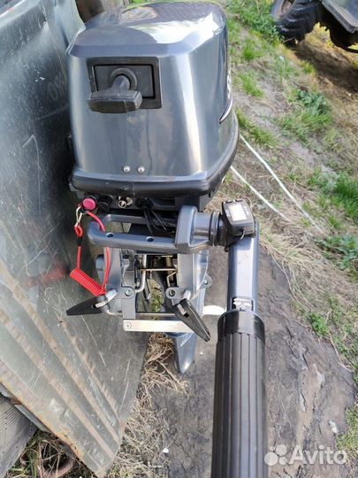 Лодка с мотором