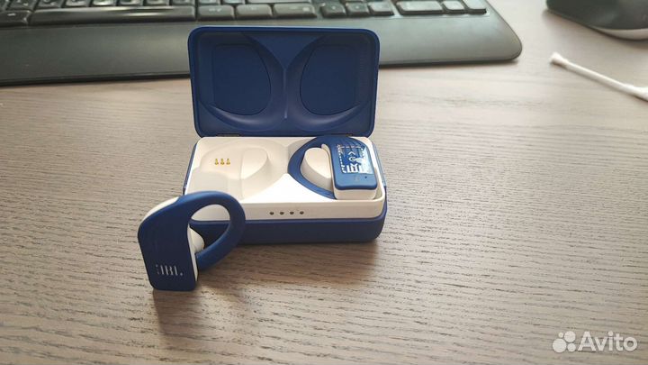 Bluetooth наушники JBL Endurance Peak