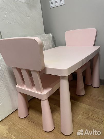 Детский стол и два стула икеа маммут