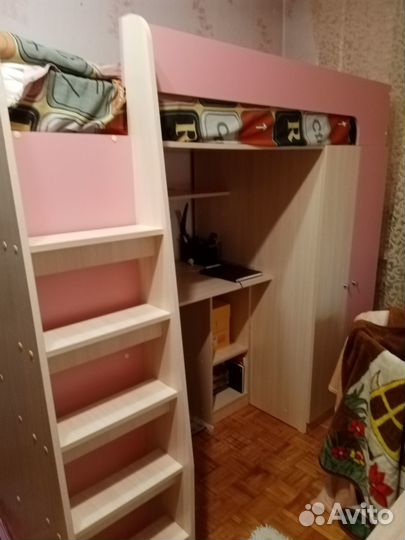 Кровать чердак со столом бу
