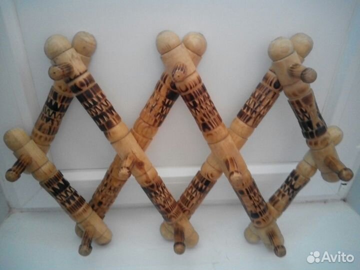 Деревянная раздвижная вешалка