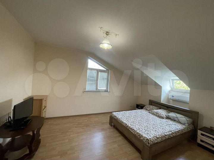 Комната 40 м² в 3-к., 2/2 эт.