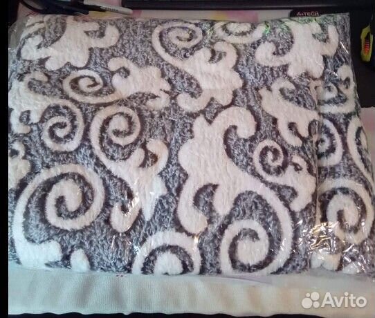 Пледы новые велсофт-бамбук 4шт